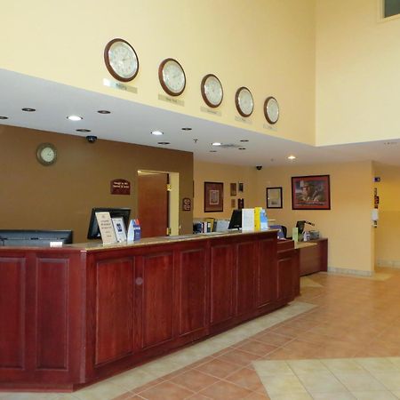 Days Inn By Wyndham Oromocto Conference Centre Εξωτερικό φωτογραφία