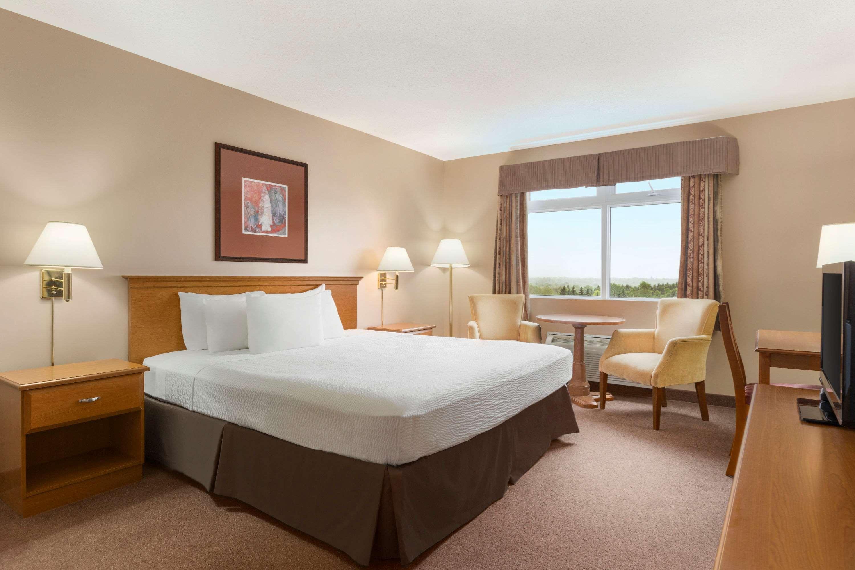 Days Inn By Wyndham Oromocto Conference Centre Εξωτερικό φωτογραφία