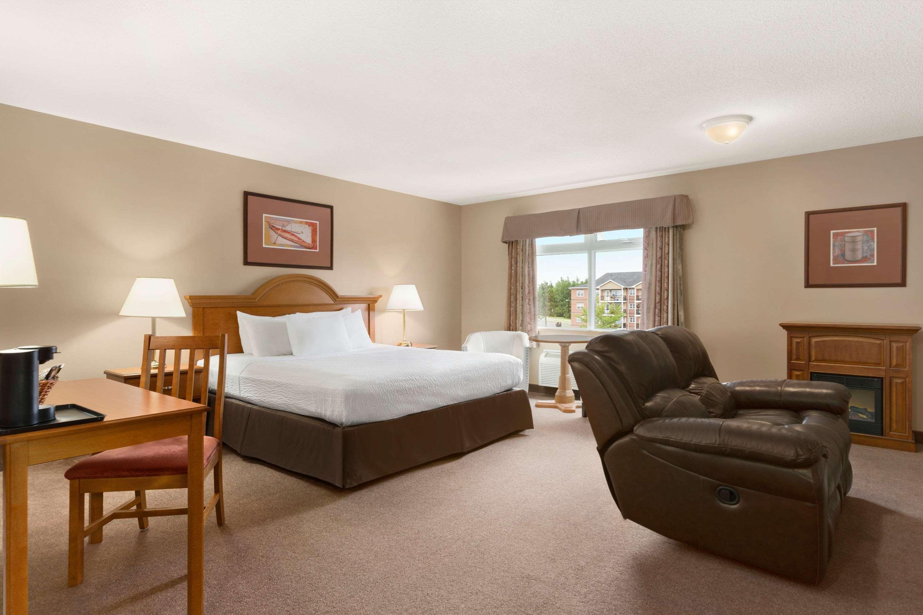 Days Inn By Wyndham Oromocto Conference Centre Εξωτερικό φωτογραφία