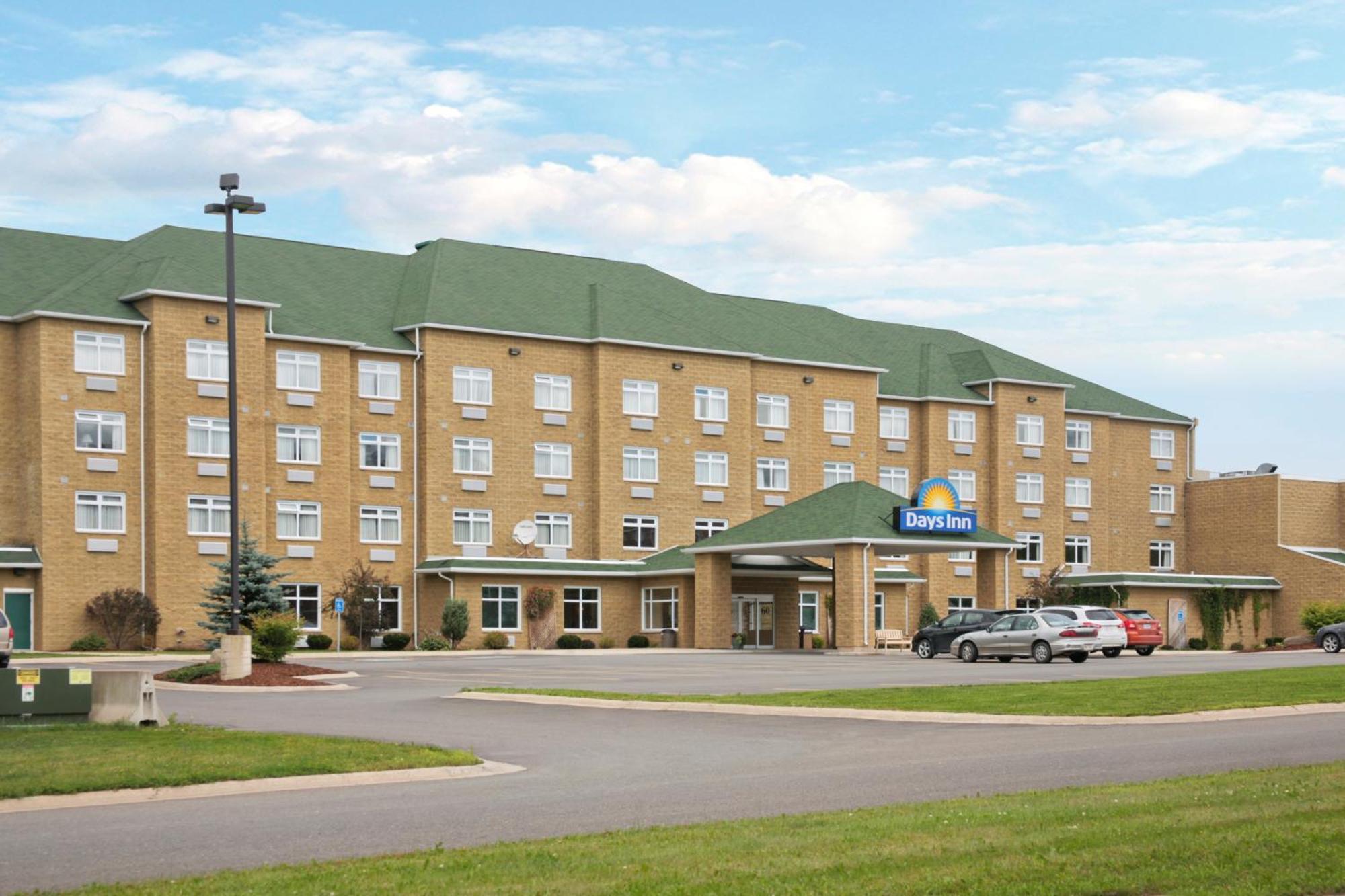 Days Inn By Wyndham Oromocto Conference Centre Εξωτερικό φωτογραφία