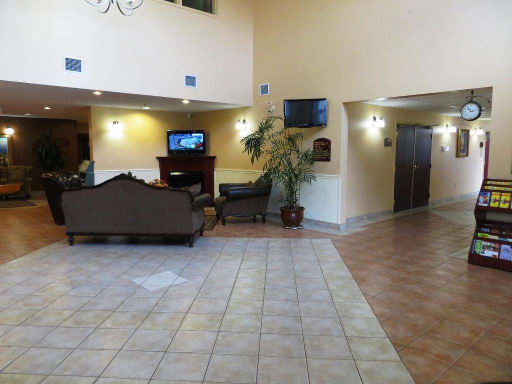 Days Inn By Wyndham Oromocto Conference Centre Εξωτερικό φωτογραφία