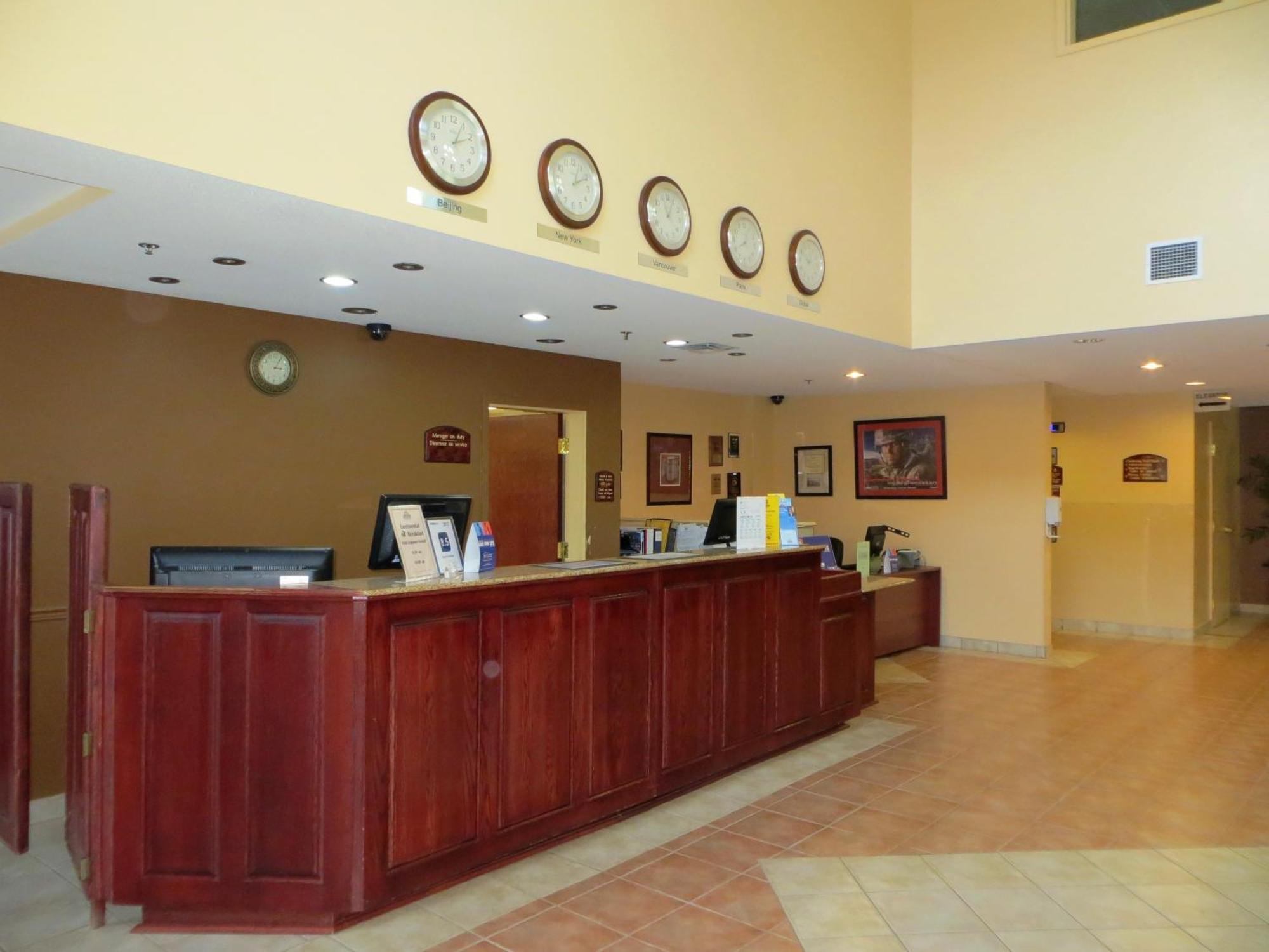 Days Inn By Wyndham Oromocto Conference Centre Εξωτερικό φωτογραφία