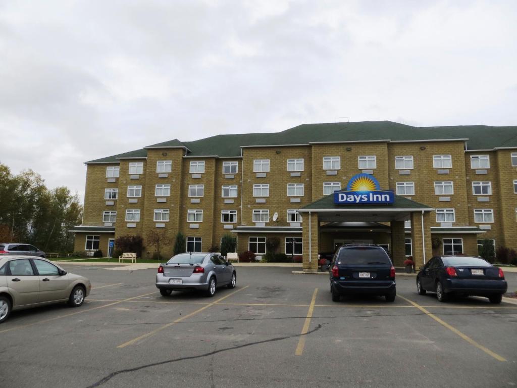 Days Inn By Wyndham Oromocto Conference Centre Εξωτερικό φωτογραφία